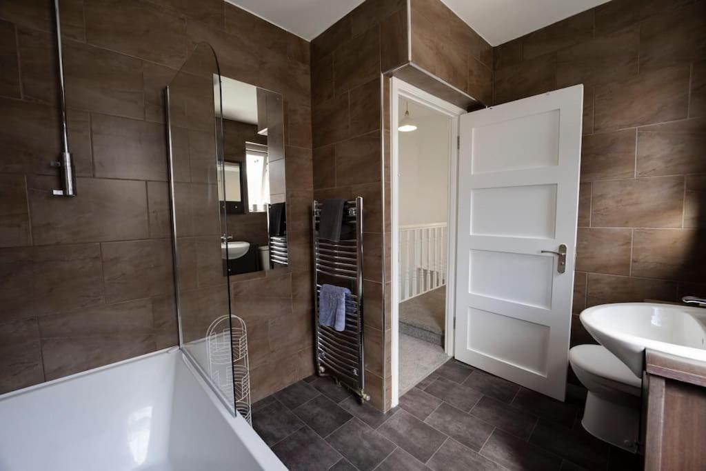 Spacious Holiday Home In Порткоул Екстериор снимка